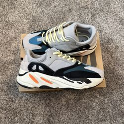 Yeezy Waverunner Men Size 8
