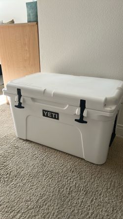 YETI Tundra 45 Hard Cooler - ONLY USED ONCE