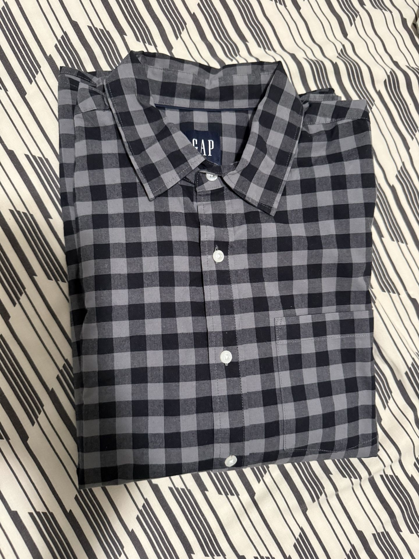 GAP Gray & Black Plaid Button-Down Shirt