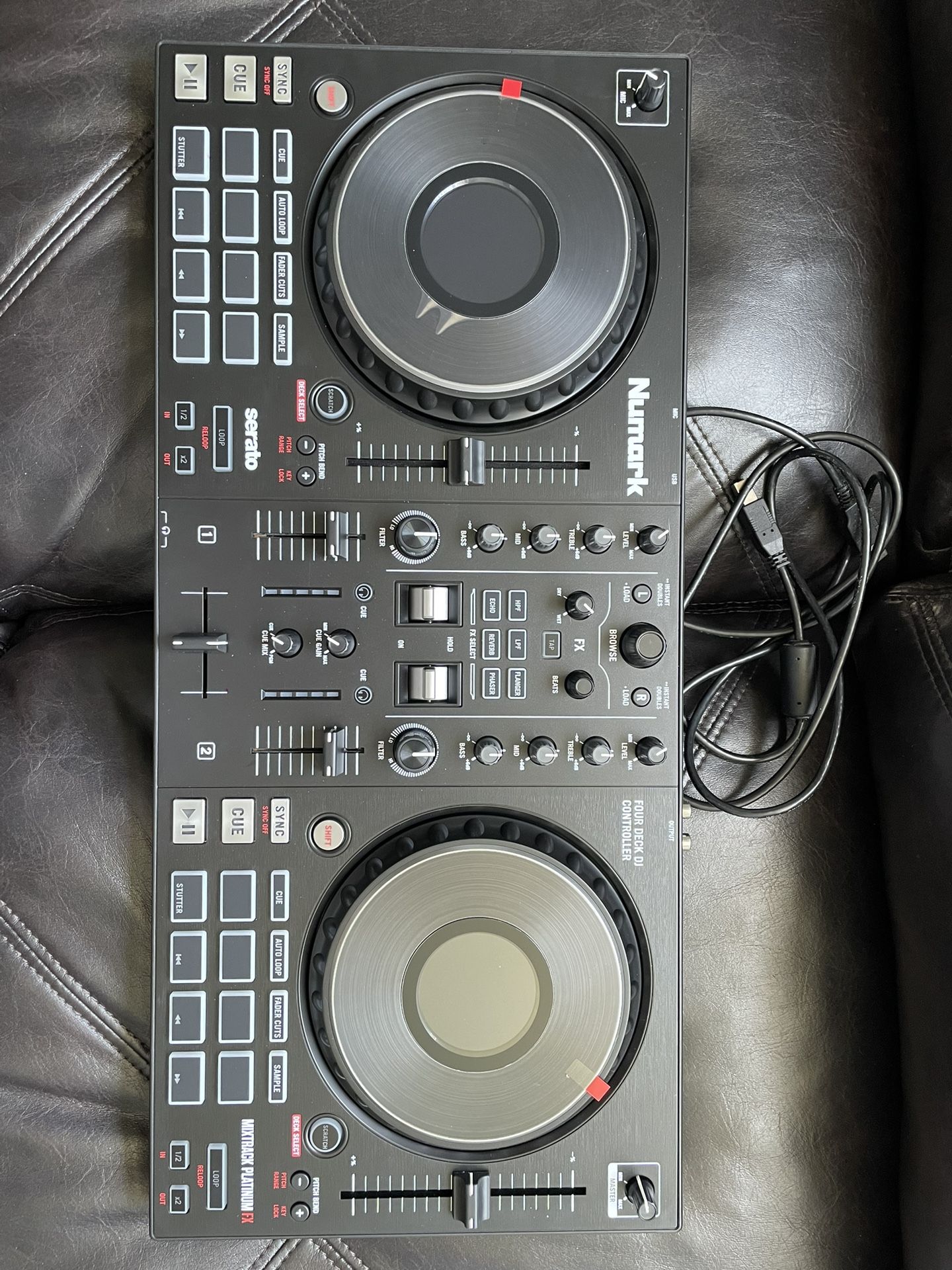 Numark Mixtrack PLATINUM FX