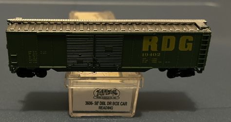 Atlas N Scale 50’ DD Box Car - Reading