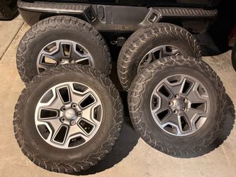 Jeep Rubicon wheels and tires