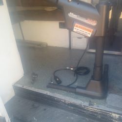 Wheel Chair And Scooter Lift 