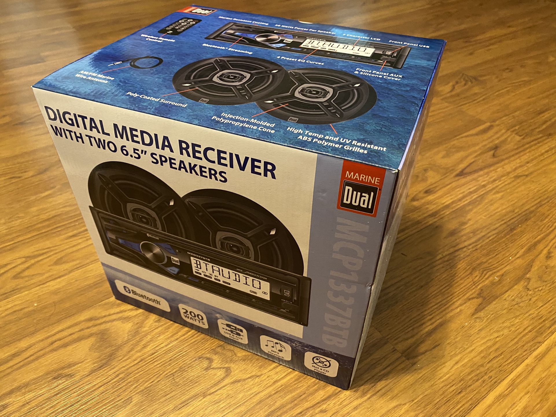 NIB Dual Marine Digital Media Receiver With Speakers