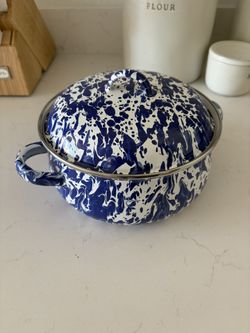 Golden Rabbit Dutch Oven