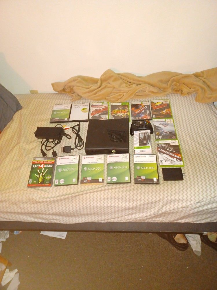 Xbox 360 For Sale  And It Still Works And Plays Games Comes With  A 320 Gig Hard Drive For The Unit