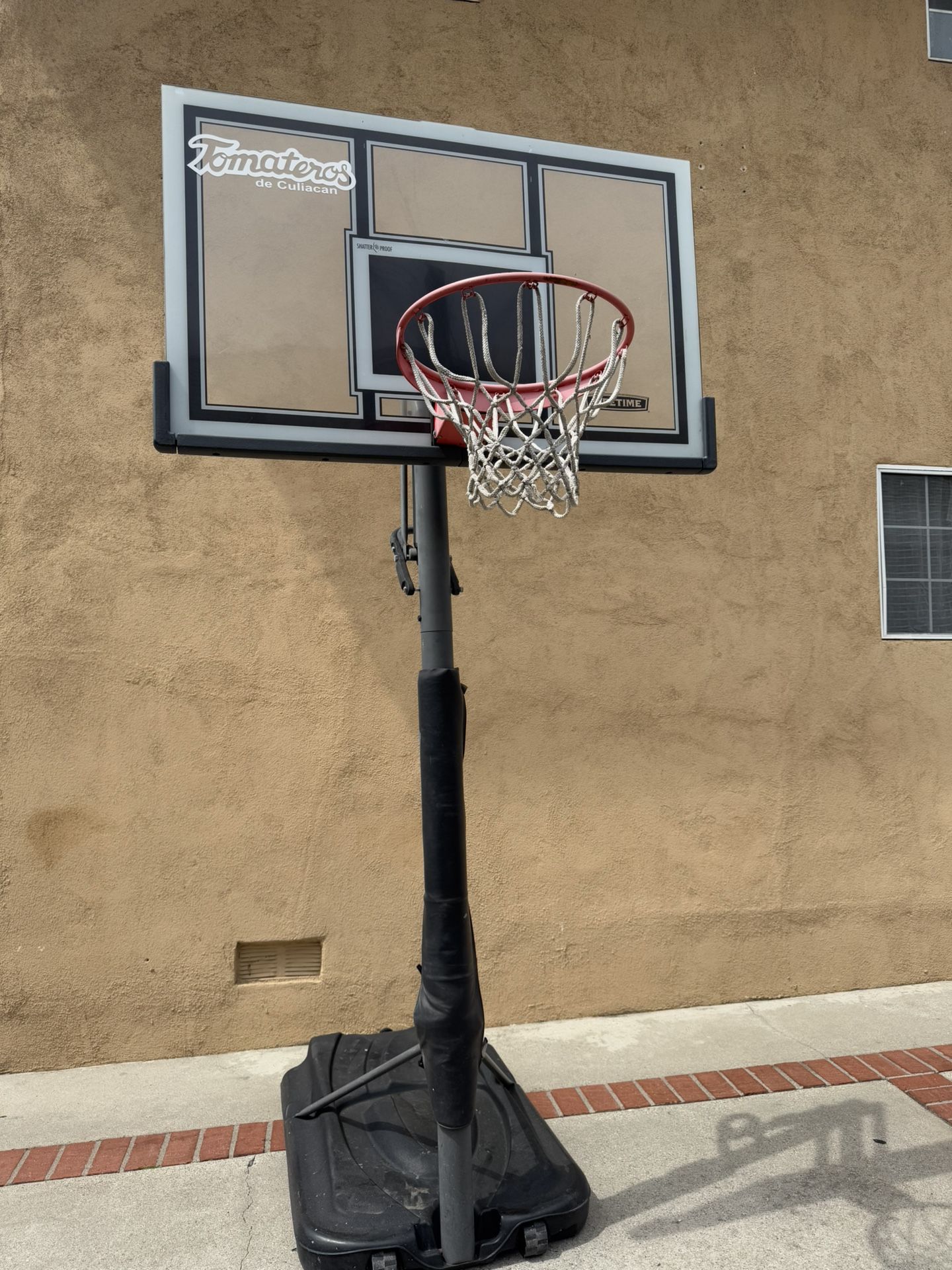 basketball hoop
