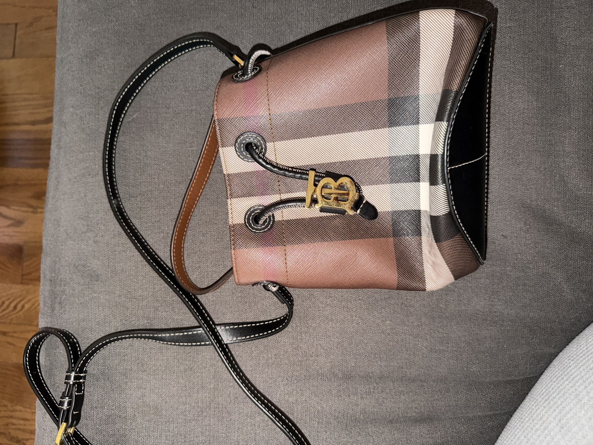 Burberry Mini Check Bucket Bag in Dark birch brown Burberry Check Card Case  