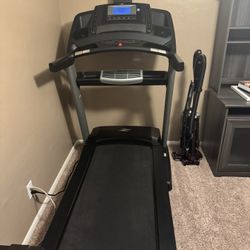 NordicTrack RunnersFlex Commercial 1750 Treadmill