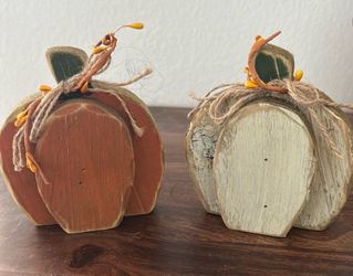 2 piece Wooden Fall Decor