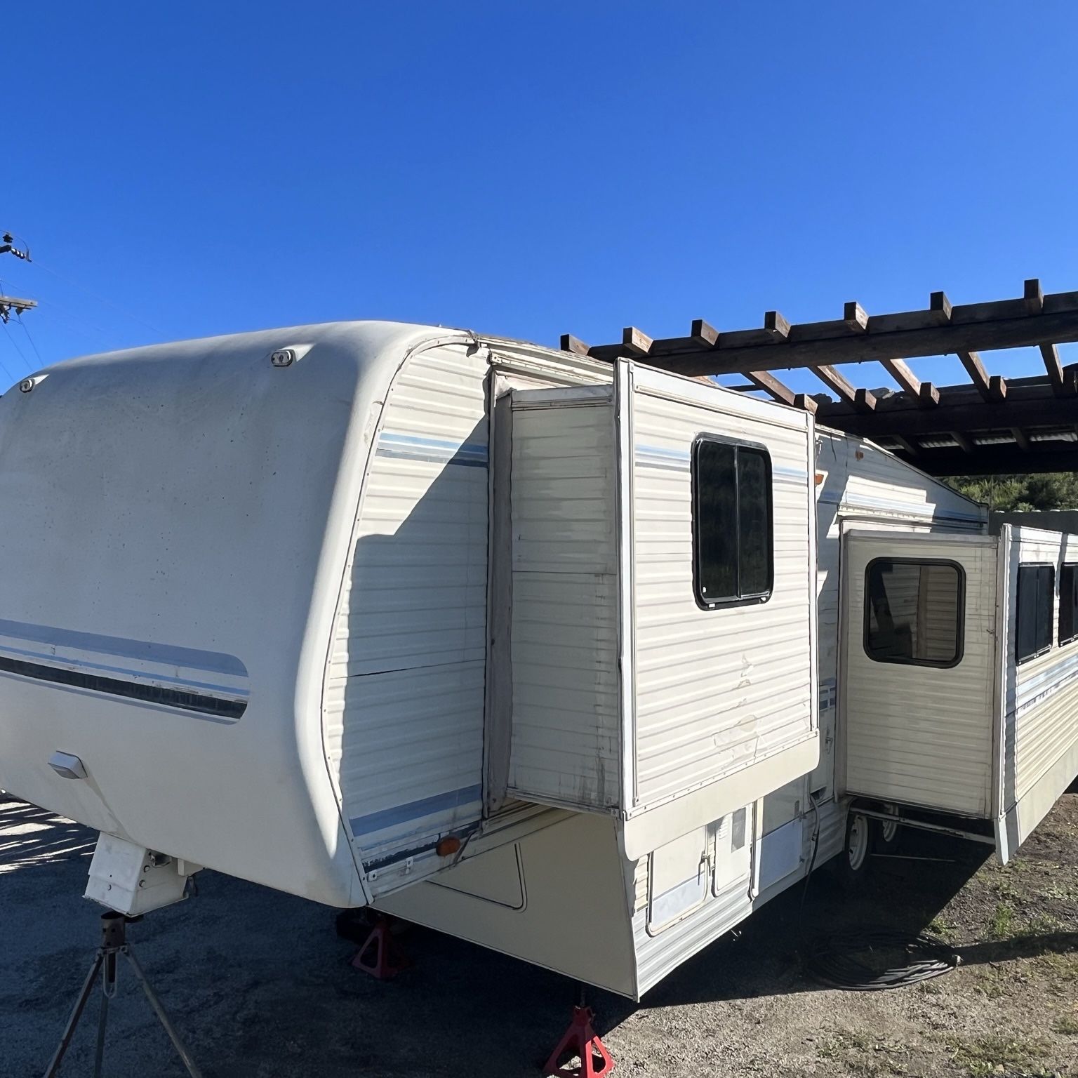 Alfa 5th Wheel Trailer 