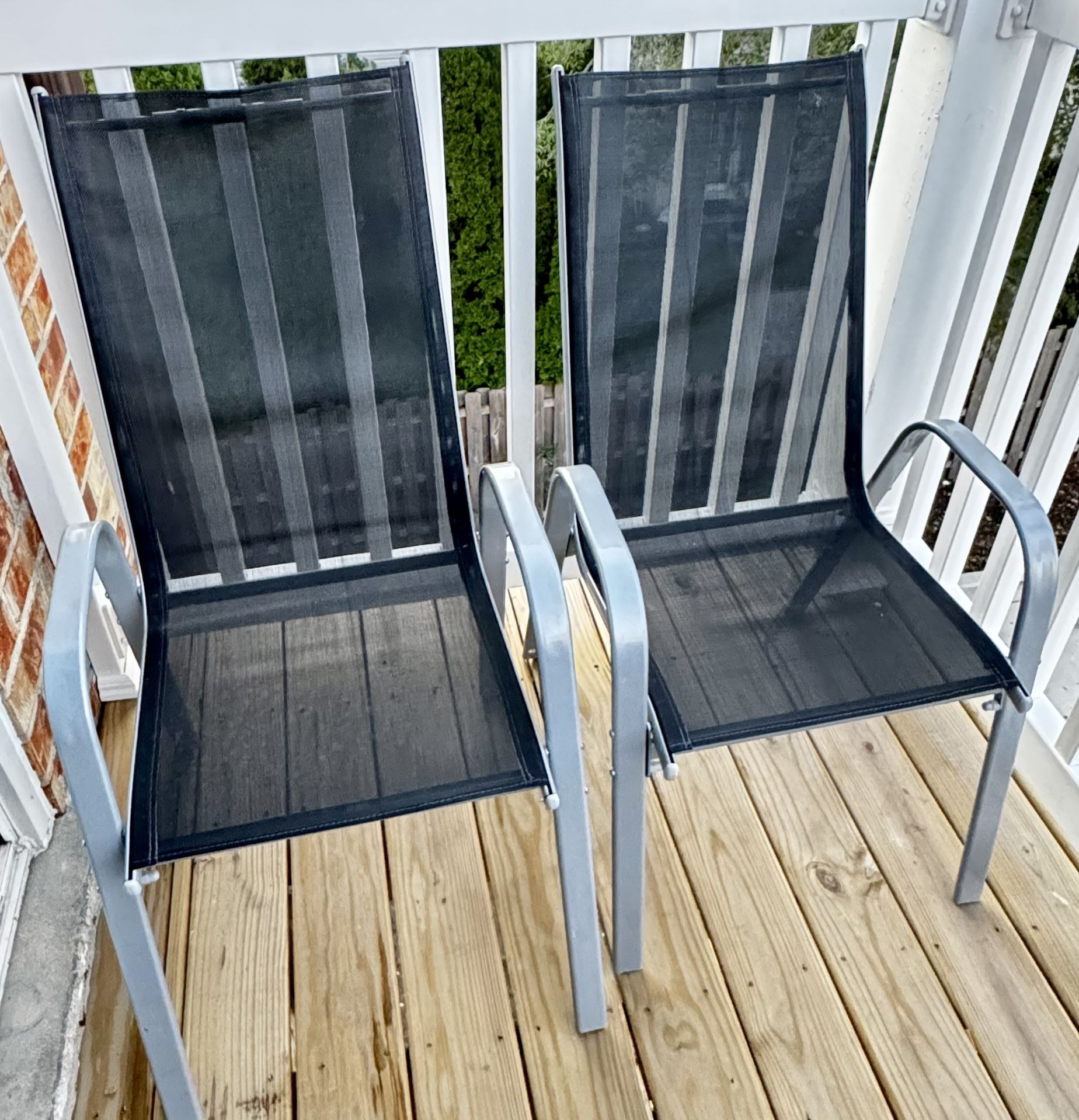 2 Outdoor Patio Chairs