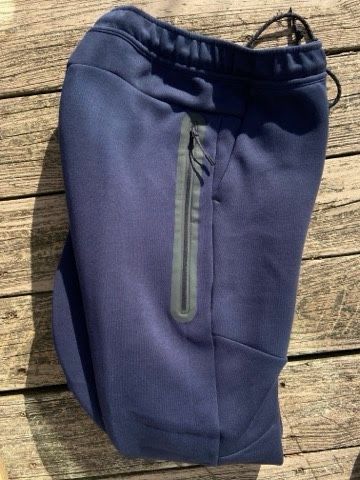 MEDIUM NEW Nike Fleece Tech Joggers