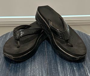 Volatile Palau Sandals