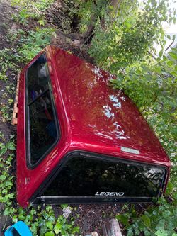 Truck bed topper