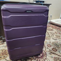 Samsonite 28" Spinner Suitcase
