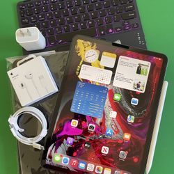 Apple IPad Pro 11” (Face ID / Liquid Retina  / latest iOS 18) 64GB with Keyboard case, stylus pen & Accessories (256GB $469) 