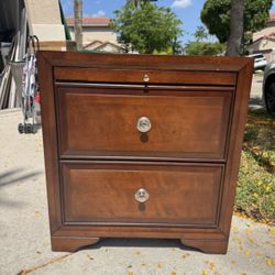 Solid Wood Nightstand / Bedside Table – 2 Drawer