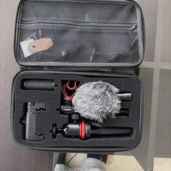 Movo iPhone/Android Vlogging Kit (Mic + Tripod) – Perfect for YouTube/TikTok