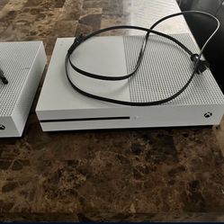 Xbox One With controller 