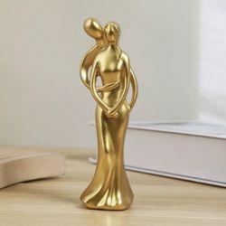 Love Statue - Couple Figurine in Golden