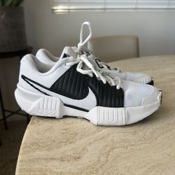 Nike Zoom Challenge Women's Pickleball Shoes (FQ4155-100, White/White-Black) S