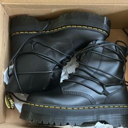 DcMARTENS