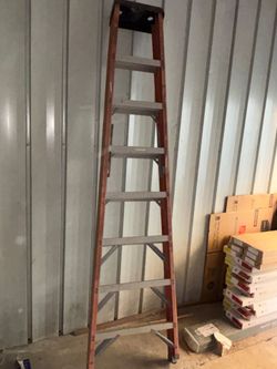 Fiberglass Step Ladder 8 Ft