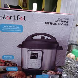 INSTANT POT MULTI USE PRESSURE COOKER