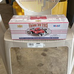 Mobil Vintage Tow Truck 2001 