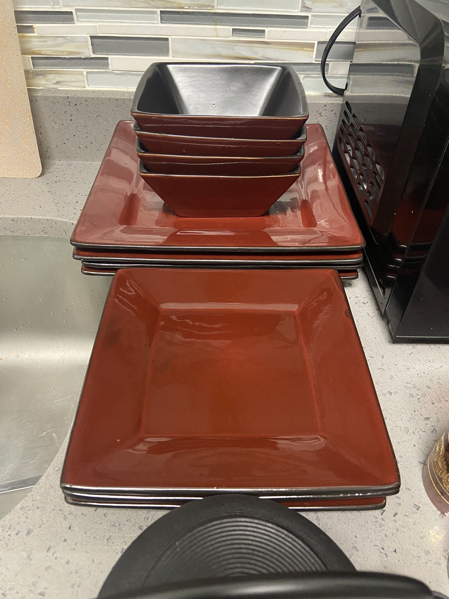 Matching Plates And Mugs