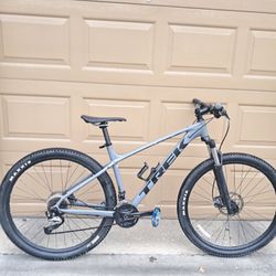Trek Marlin 7 GEN 3– Disc Brakes – Ready to Ride