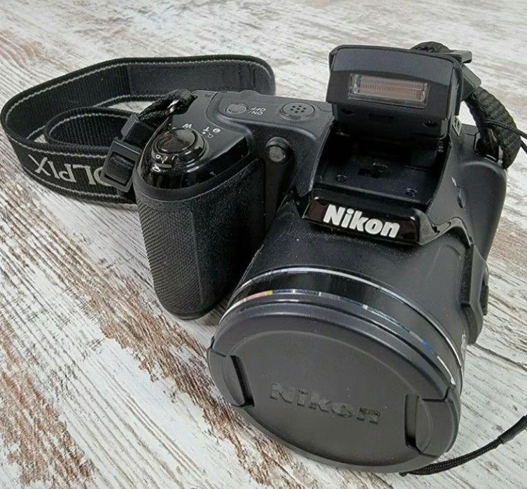 NIKON COOLPIX L810 SLR Digital Camera