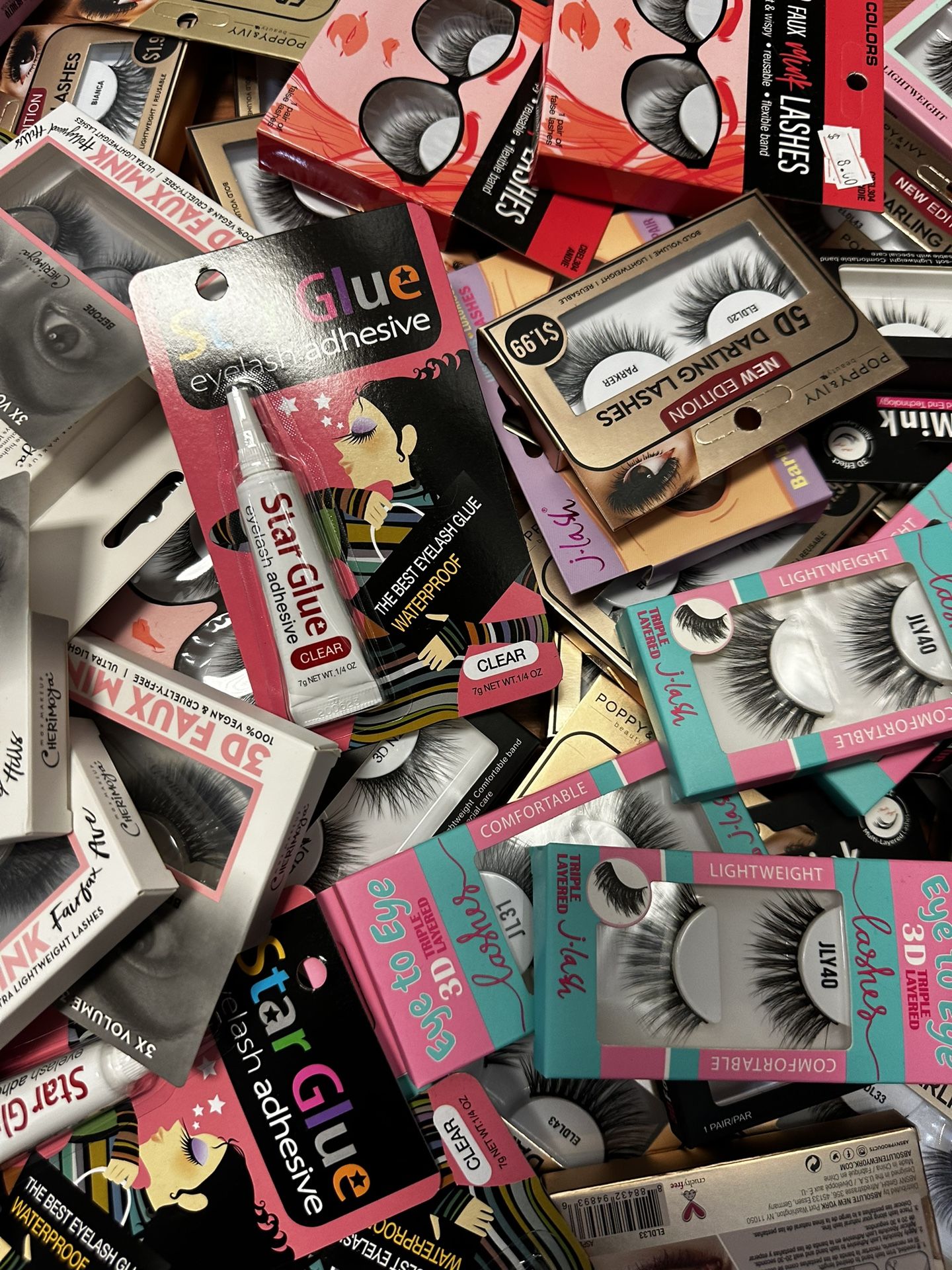 Eyelashes & Lash Glue