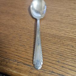H & T Mfg Co "Wentworth" Silverplate Berry Spoon