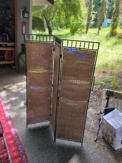 Vanity divider