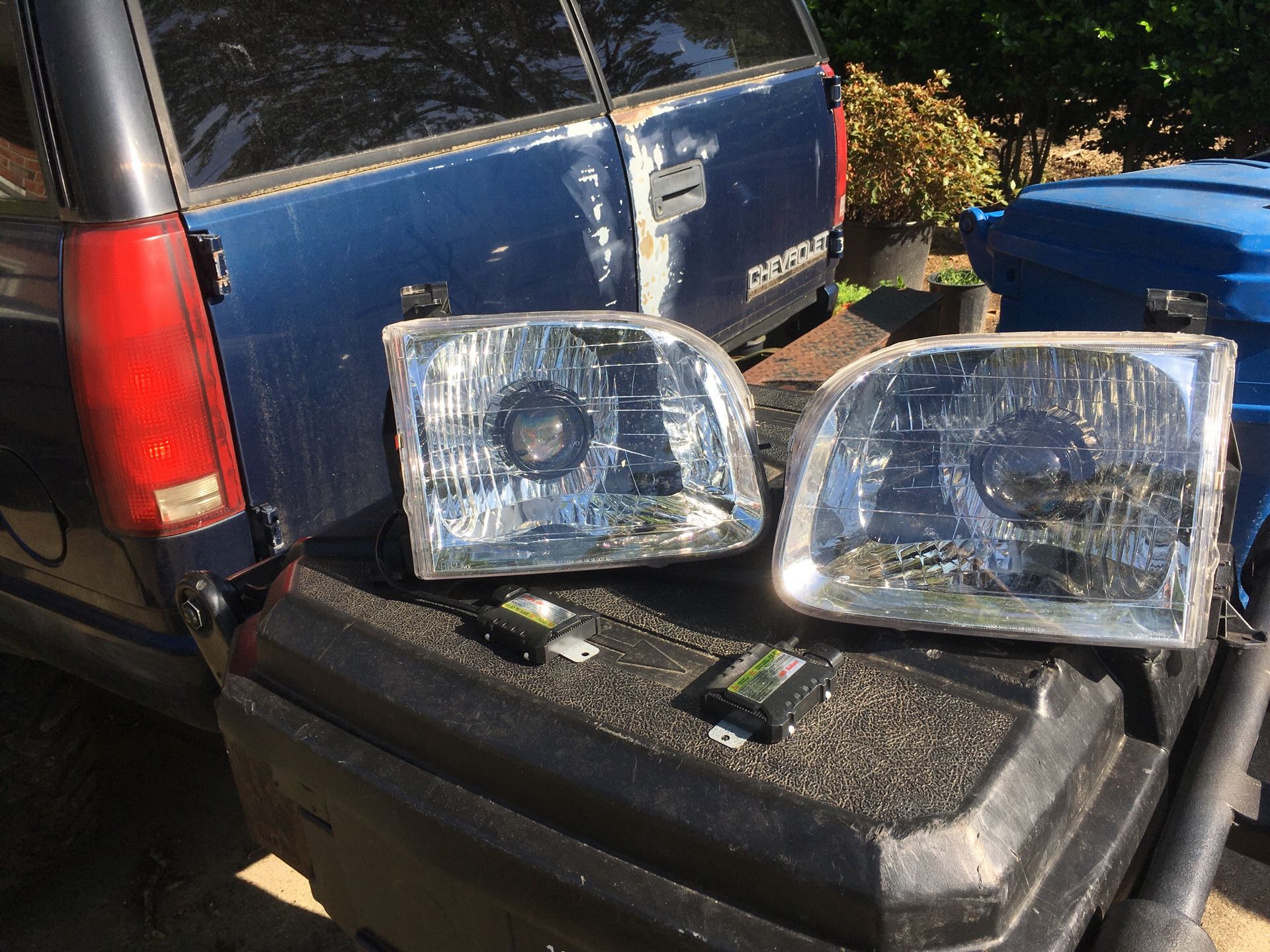 01-04 Toyota Tundra or sequoia custom HID RETRO FIT HEADLIGHTS!!!