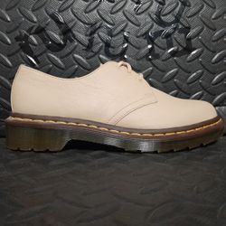 Dr. Martens 23722 Unisex Tan Leather 3 Eye Oxfords Shoes Size

6