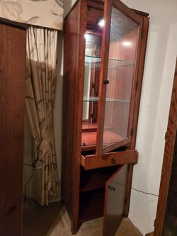 Glass display cabinet 18"x24"x77""