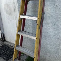 2 6 Ft Ladders Asking $40 Each 