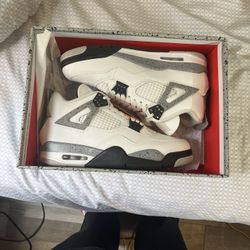 Air Jordan 4 Black Cement Size 8.5🔥