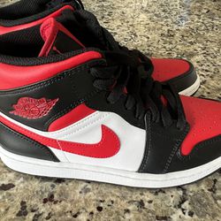Nike Jordan’s new Size 8