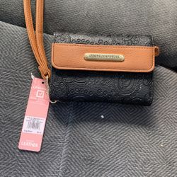 Stonemountainusa Black And Tan Wrist Wallet 