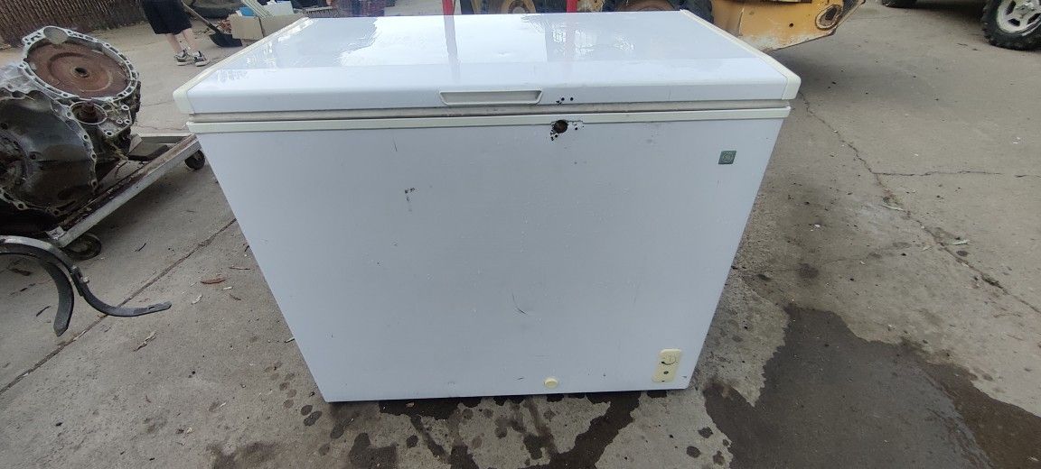 GE Chest Freezer