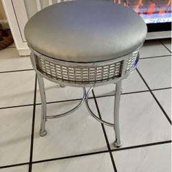 NEW! Silver Bling Stool!!!!Rhinestones!