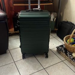 24 Inches (medium) Check In Travelers Luggage 