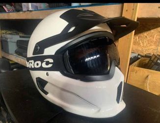 Snowboarding helmet