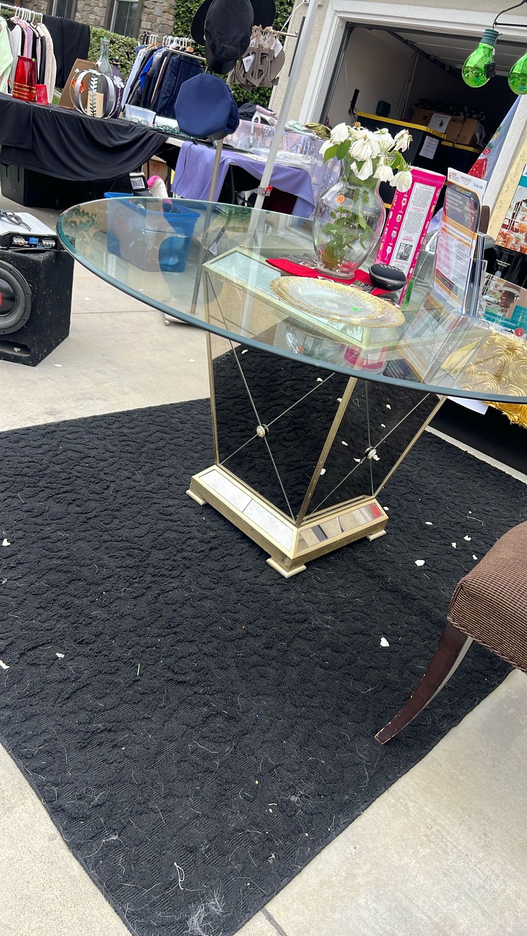 MODERN DINING TABLE