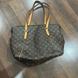 Original - Louis Vuitton Totally Monogram Canvas Tote – Timeless & Practical