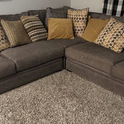 Sofa/Sectional 